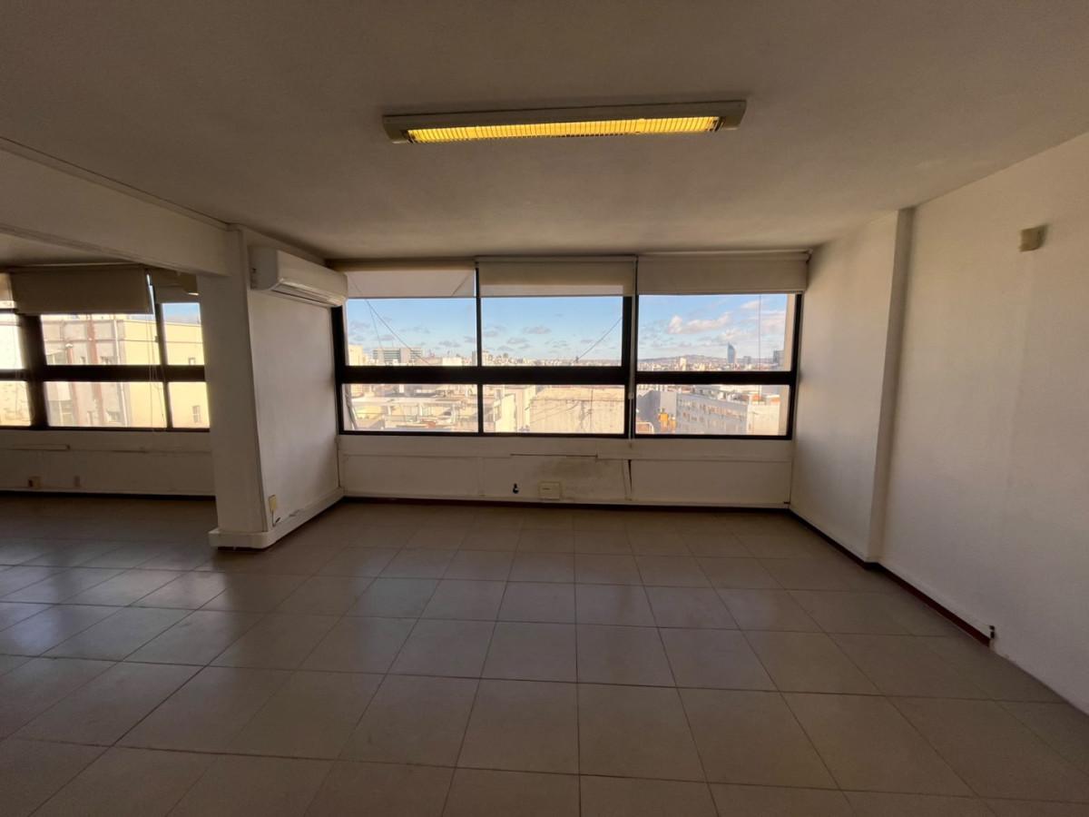 Apartamento ID.6580 - Venta con Renta Apartamento 1 Dormitorio Tres Cruces Cochera
