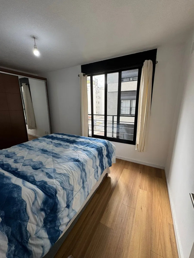 Apartamento ID.4700 - Alquiler Apartamento 2 Dormitorios Centro con cochera  