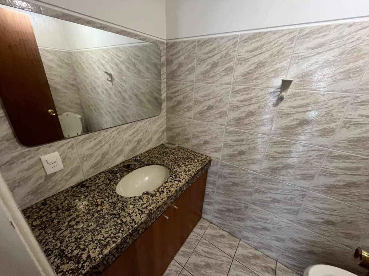 Apartamento ID.6580 - Venta con Renta Apartamento 1 Dormitorio Tres Cruces Cochera