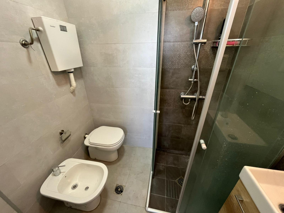 Apartamento ID.5751 - Alquiler o Venta Apartamento 4 Dormitorios Cordon con Balcon