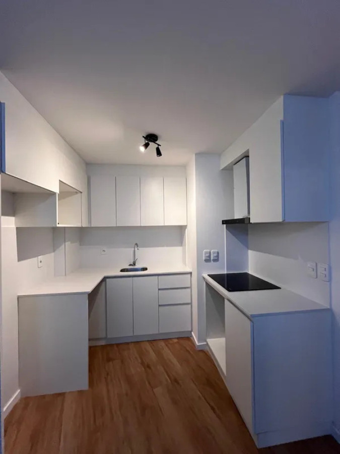 Apartamento ID.5704 - Alquiler Apartamento 1 Dormitorio La Comercial con balcon