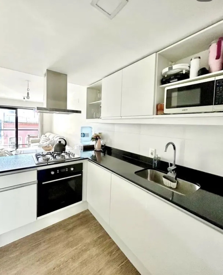 Apartamento ID.6119 - Venta con Renta Apartamento 2 Dormitorios Barrio Sur Balcon