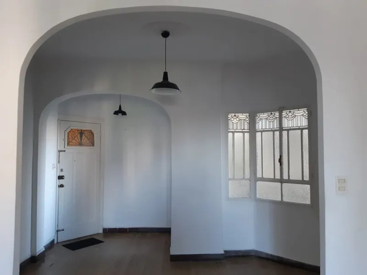 Apartamento ID.6403 - Alquiler Apartamento 2 Dormitorios Centro con balcon 