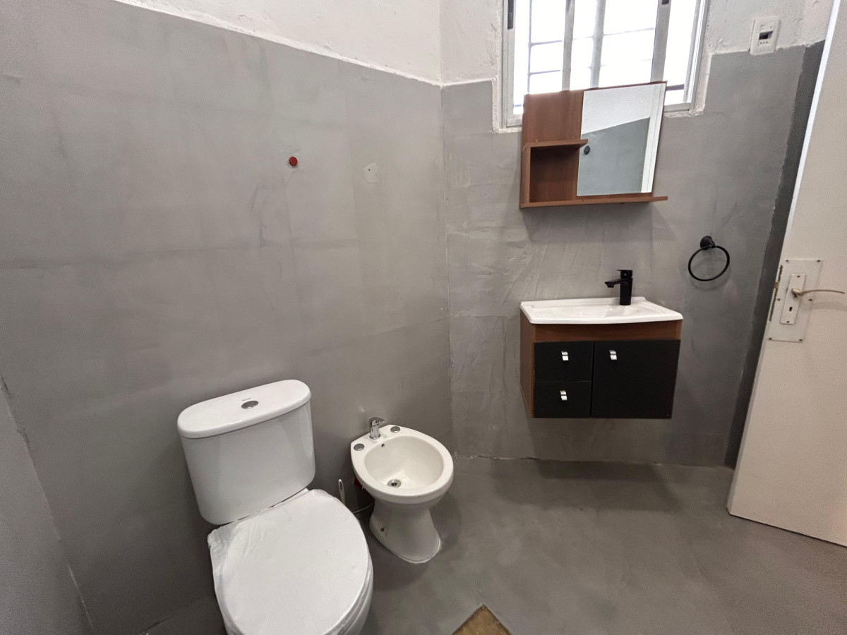 Apartamento ID.4805 - Alquiler Apartamento 2 Dormitorios Pocitos con patio interno