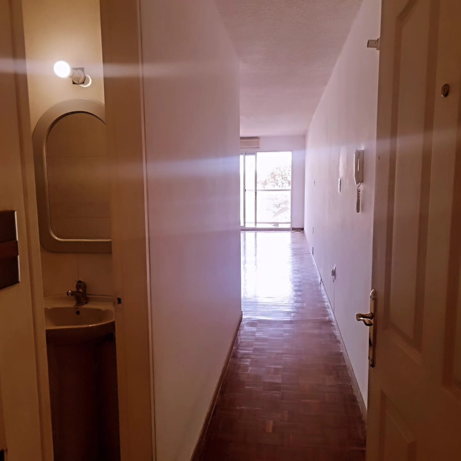 Apartamento ID.5280 - Alquiler Apartamento Monoambiente Pocitos con Balcón