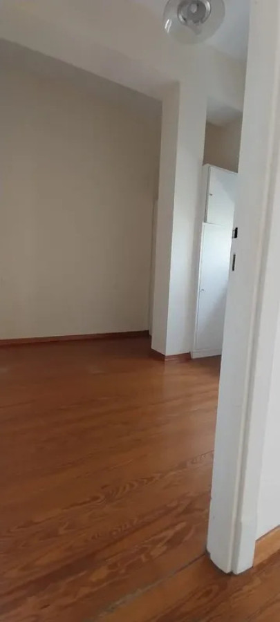 Apartamento ID.6759 - Alquiler Apartamento 2 Dormitorios Centro con balcon 