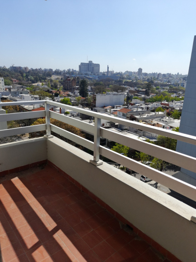 Apartamento ID.6472 - Alquiler Apartamento 2 Dormitorios Parque Batlle con balcon 