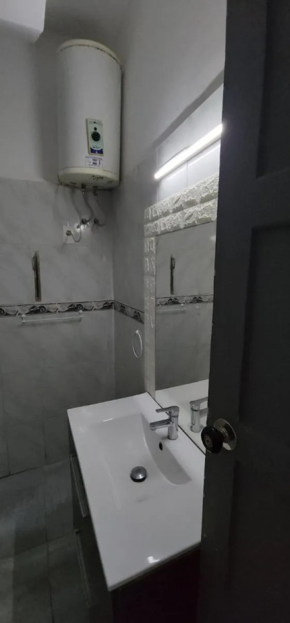 Apartamento ID.4772 - Venta Apartamento 1 Dormitorio La Comercial con patio