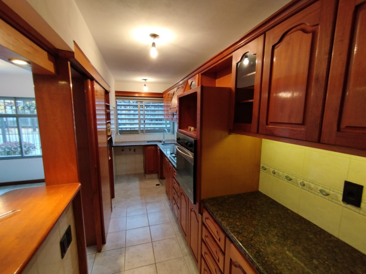 Apartamento ID.6185 - Alquiler Apartamento 3 Dormitorio La Blanqueada con patio