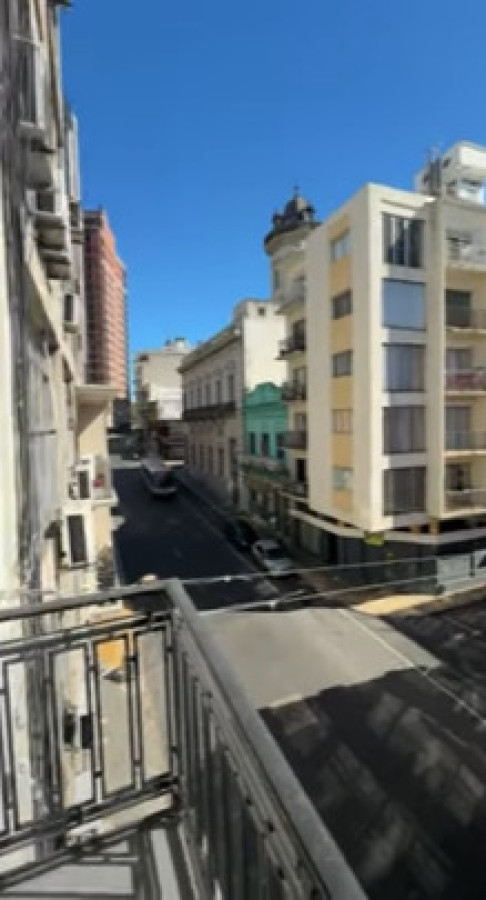 Apartamento ID.5209 - Alquiler Apartamento 2 Dormitorios Centro con Balcon 