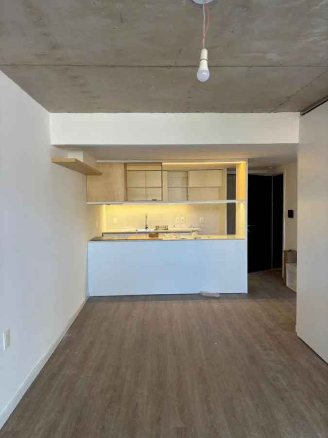 Apartamento ID.5890 - Alquiler Apartamento 1 Dormitorio Malvin con patio y cochera