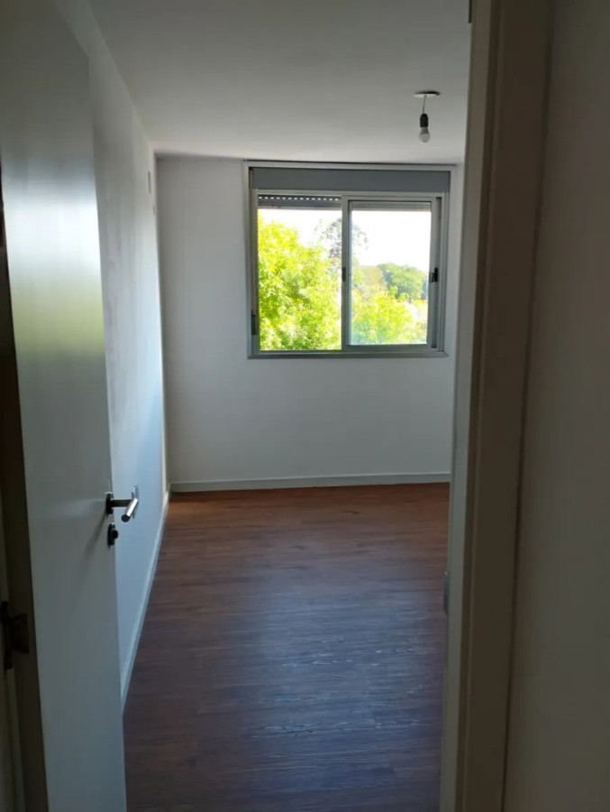 Apartamento ID.6262 - Alquiler Apartamento 1 Dormitorio Brazo Oriental con balconBarrio, Calle , Esquina Superficie Total: m2 Superficie Cubierta: m2 Precio: $ Gastos Comun