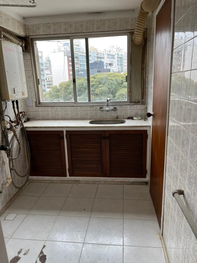 Apartamento ID.4986 - Alquiler Apartamento 4 Dormitorios Pocitos con balcon