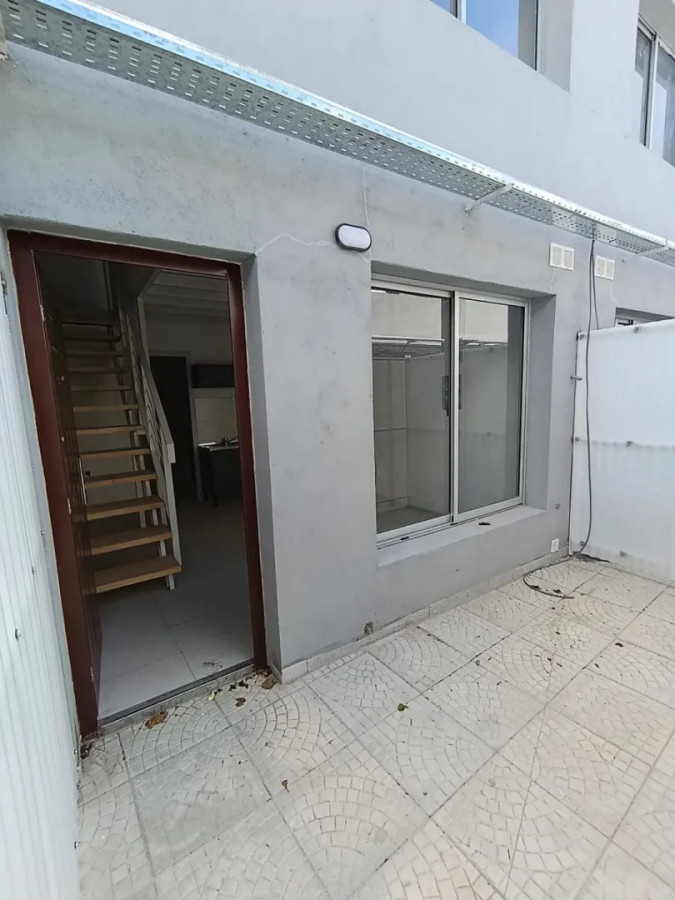 Apartamento ID.6224 - Alquiler Apartamento  Duplex 1 Dormitorio Aguada con patio