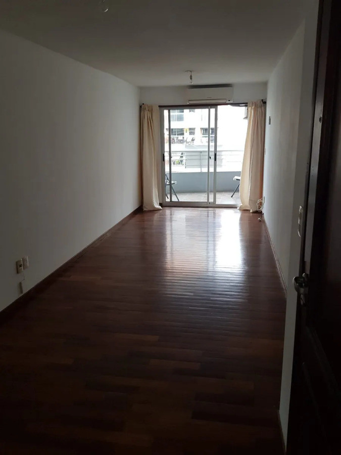 Apartamento ID.5366 - Alquiler Apartamento 1 Dormitorio Pocitos con balcón y garaje