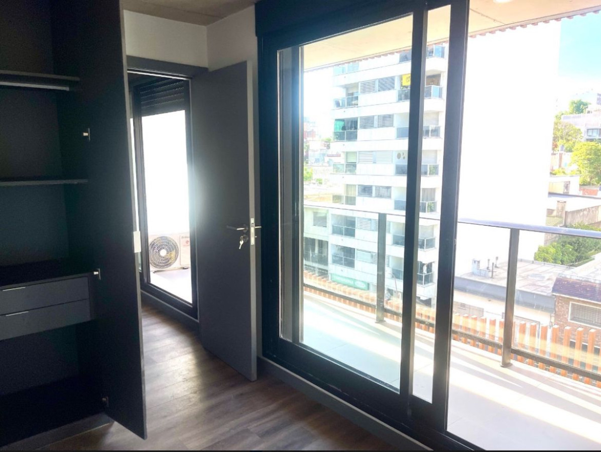 Apartamento ID.4088 - Alquiler Apartamento 1 Dormitorio Pocitos Balcón Cochera