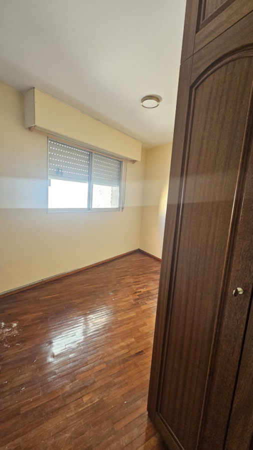 Apartamento ID.6114 - Alquiler Apartamento 3 Dormitorios Pocitos con Balcon