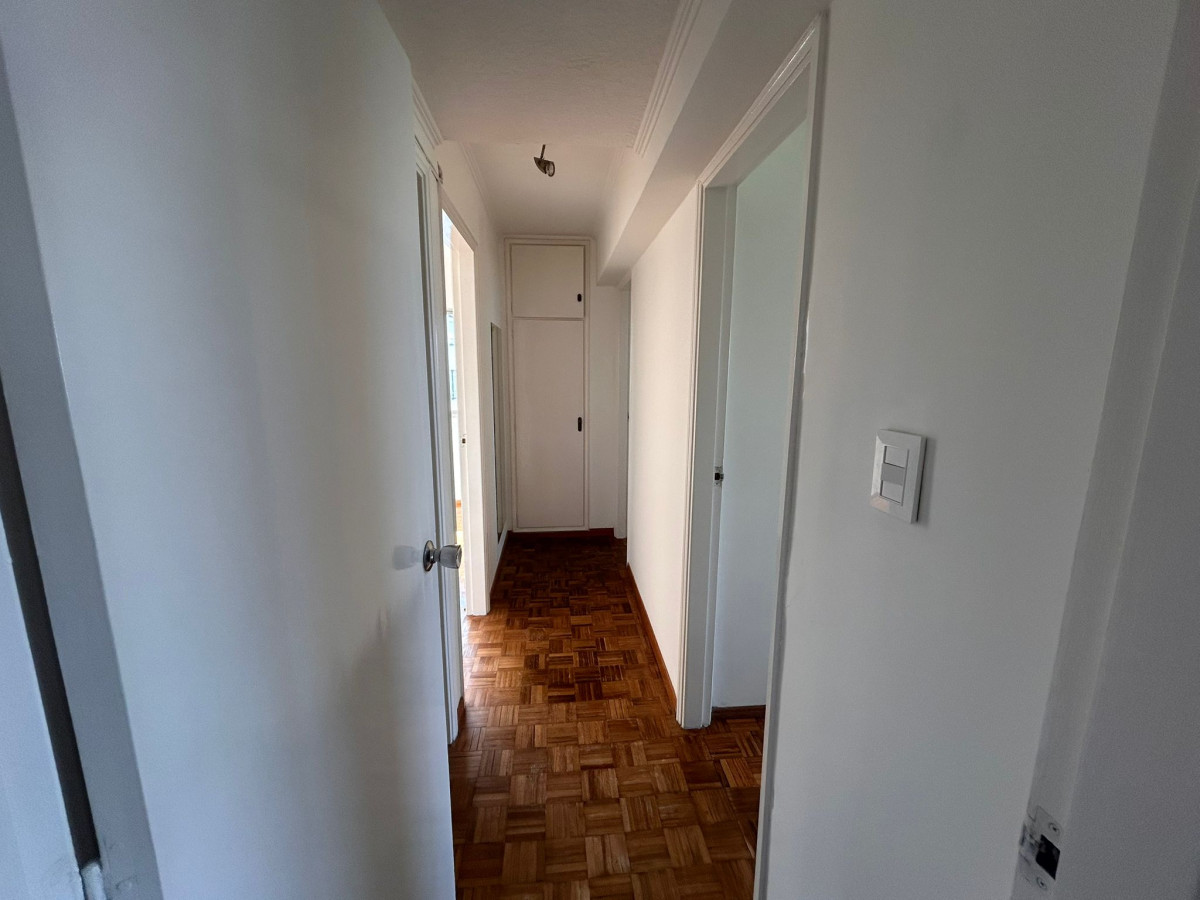 Apartamento ID.4766 - Alquiler Apartamento 4 Dormitorios Punta Carretas con garaje