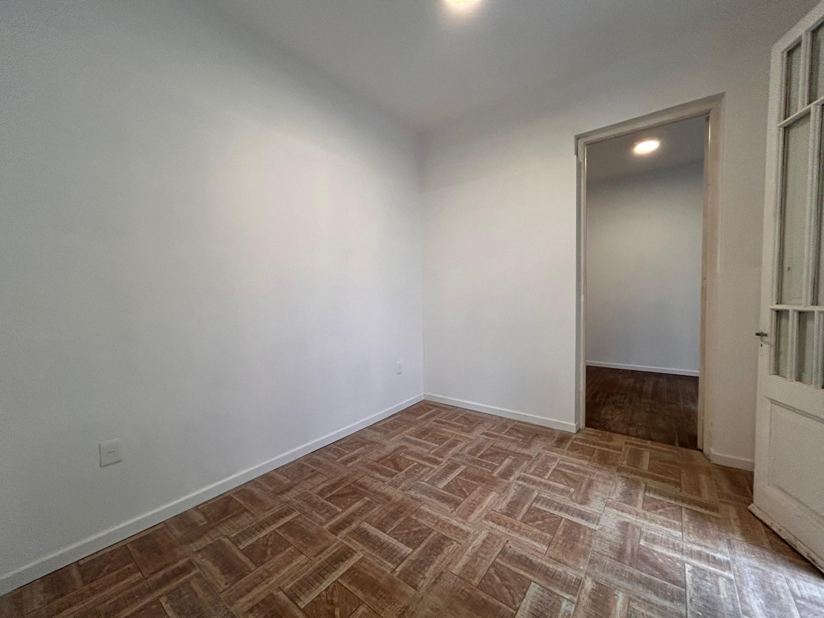 Apartamento ID.4805 - Alquiler Apartamento 2 Dormitorios Pocitos con patio interno