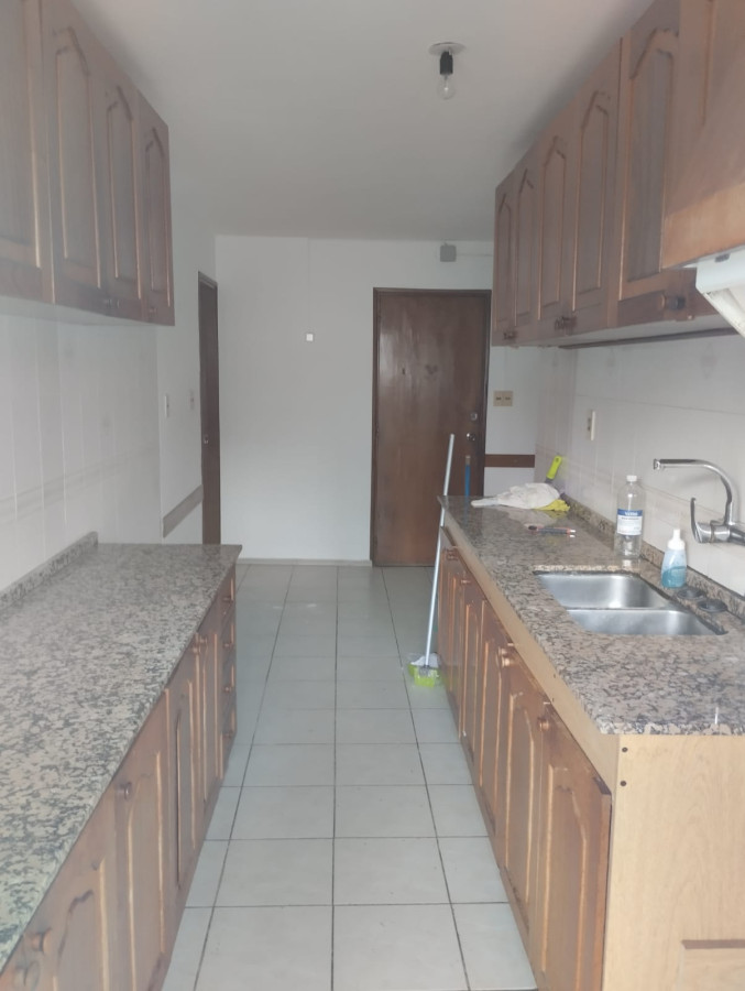 Apartamento ID.4324 - Alquiler Apartamento 4 Dormitorios Punta Carretas con Garaje