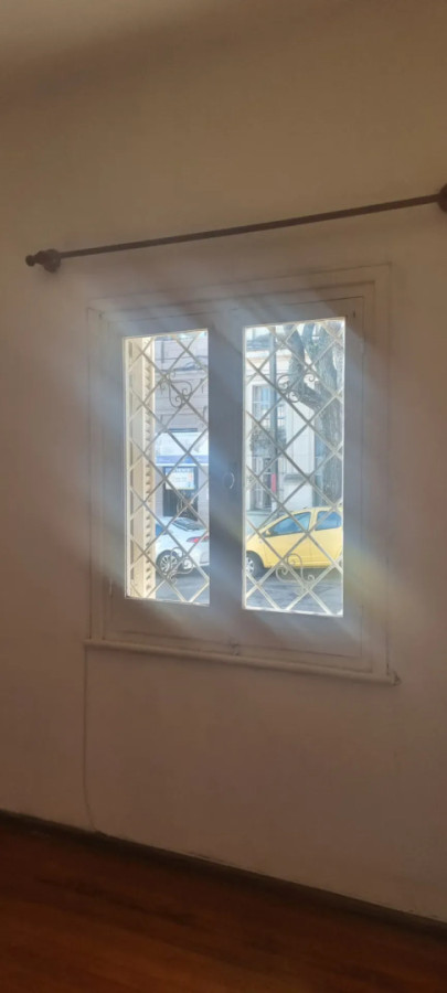 Apartamento ID.6575 - Alquiler Apartamento 2 Dormitorios Palermo con Patio 