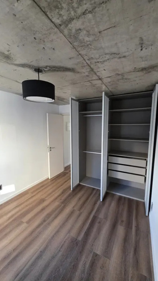 Apartamento ID.6754 - Alquiler Apartamento 1 Dormitorio Pocitos con balcon y garaje 