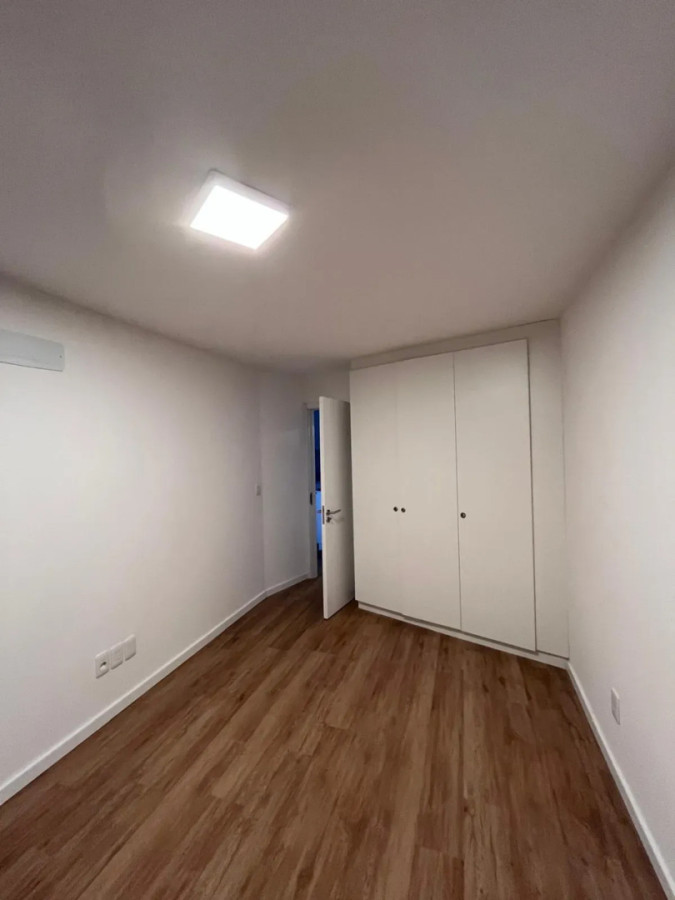 Apartamento ID.5704 - Alquiler Apartamento 1 Dormitorio La Comercial con balcon