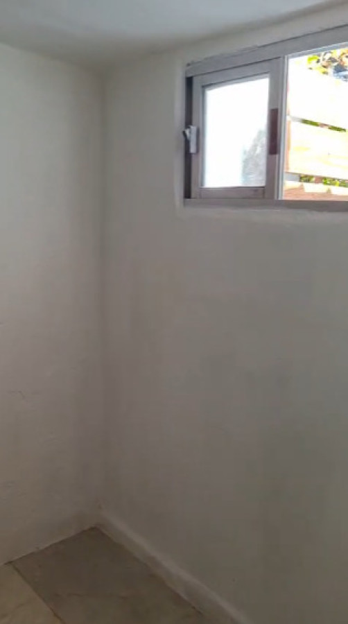 Apartamento ID.5624 - Alquiler Apartamento 1 Dormitorio Prado con Patio y Galpon