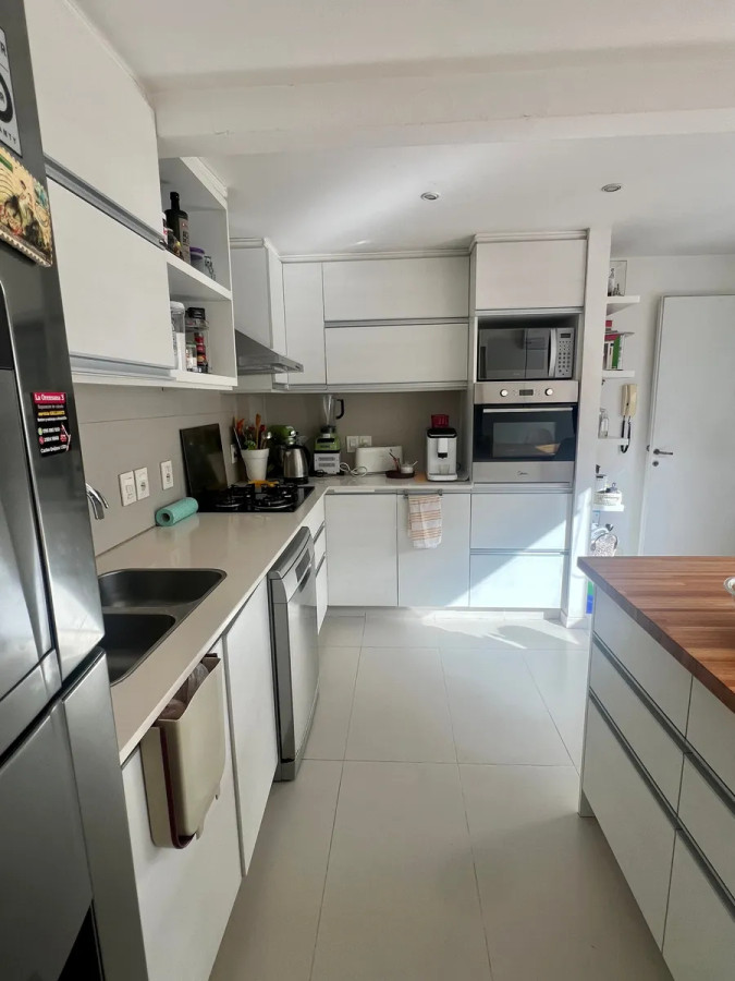 Apartamento ID.5114 - Venta y Alquiler Apartamento 3 Dormitorios Centro con terraza