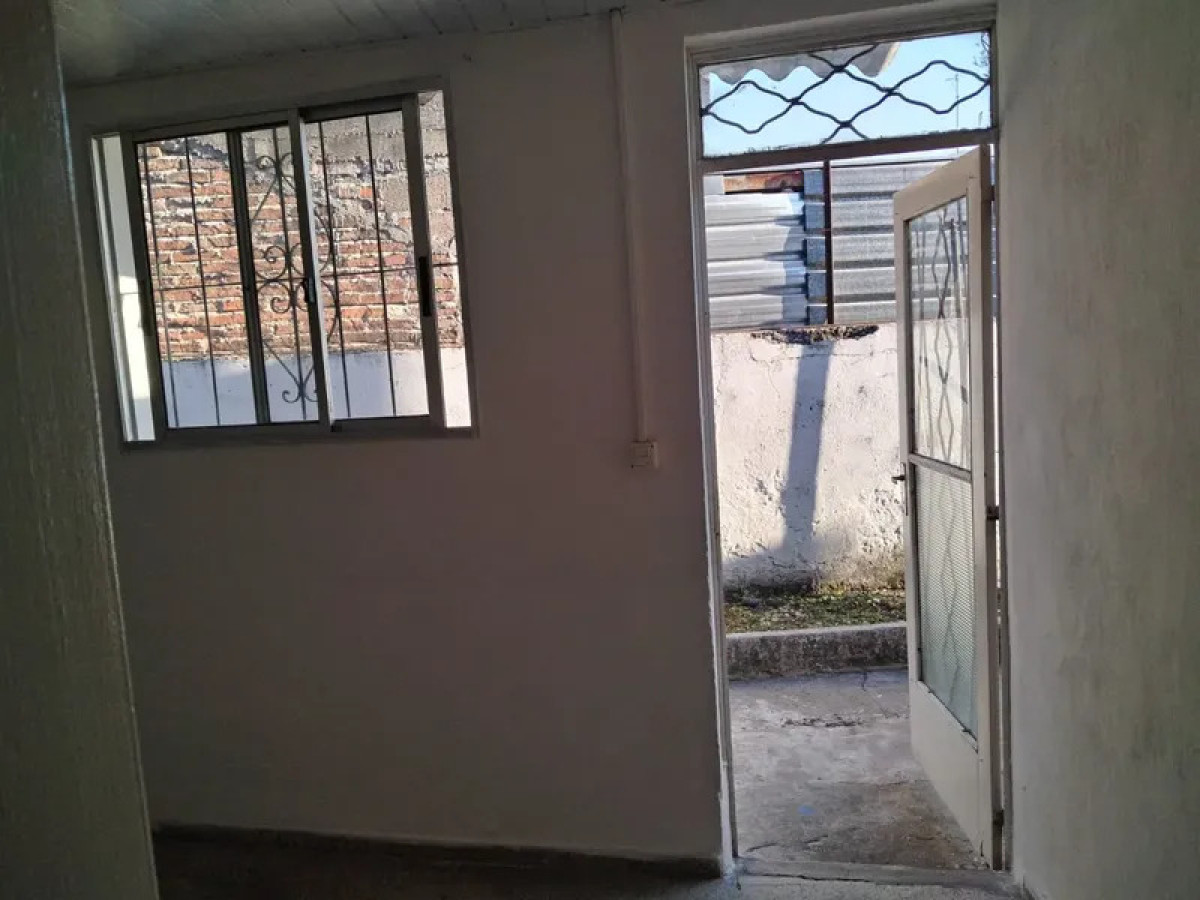 Apartamento ID.6621 - Alquiler Apartamento 1 Dormitorio Cerrito con patio