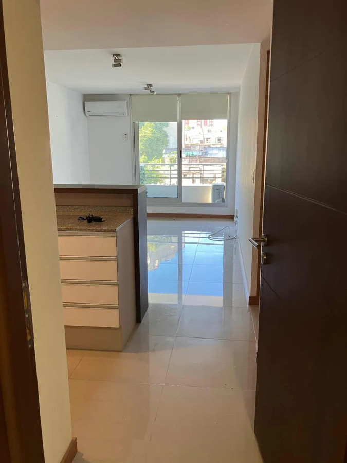 Apartamento ID.4789 - Alquiler Apartamento 2 Dormitorios Centro con balcón y garaje