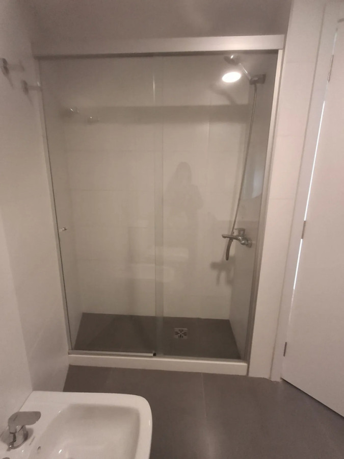 Apartamento ID.5704 - Alquiler Apartamento 1 Dormitorio La Comercial con balcon