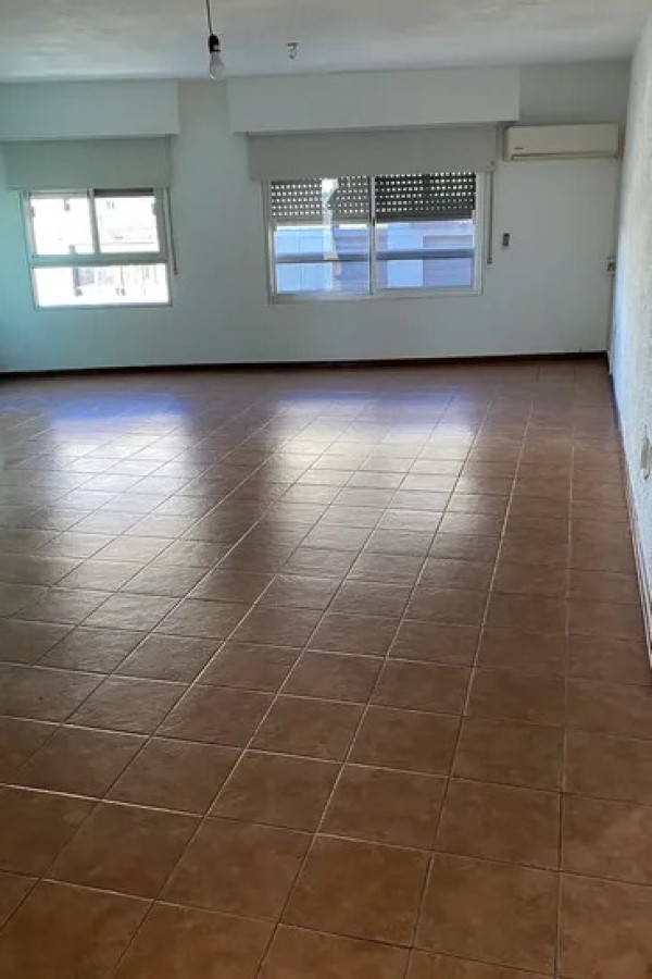 Apartamento ID.6795 - Alquiler Apartamento 2 Dormitorios Centro