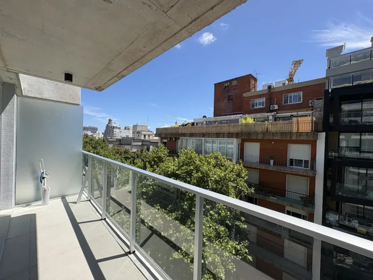 Apartamento ID.6061 - Alquiler Apartamento 1 Dormitorio Centro con balcon y garaje
