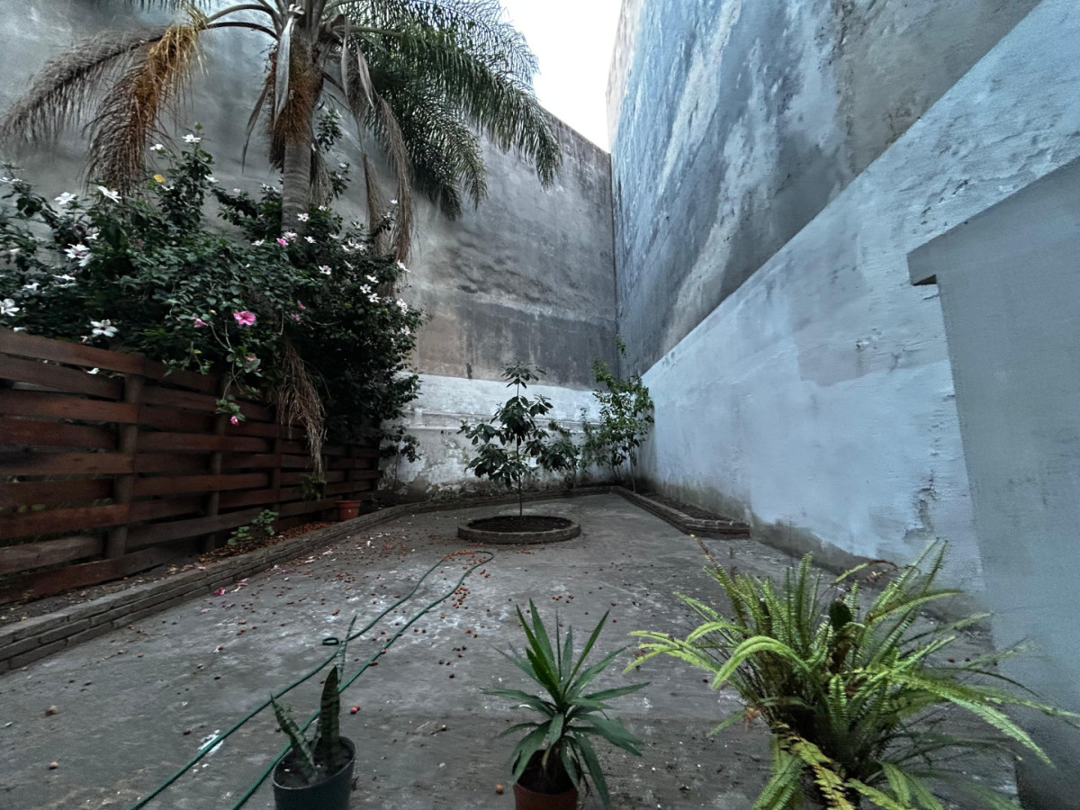 Apartamento ID.5809 - Venta Apartamento 2 Dormitorios Aguada con Gran Patio
