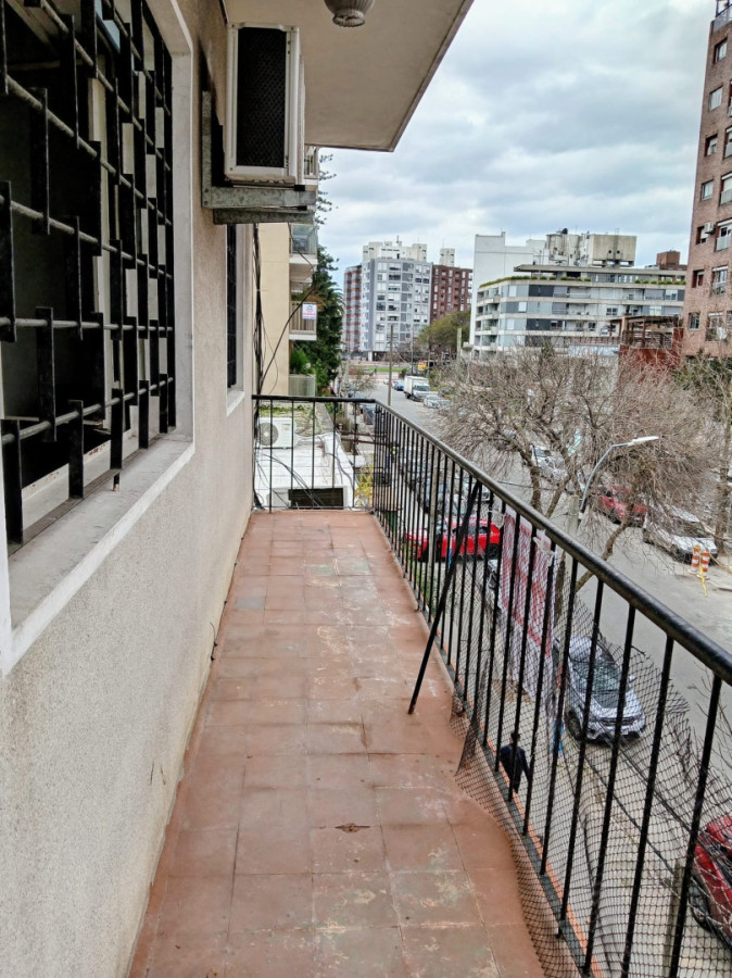 Apartamento ID.6815 - Alquiler Apartamento 2 Dormitorios Parque Batlle con balcon