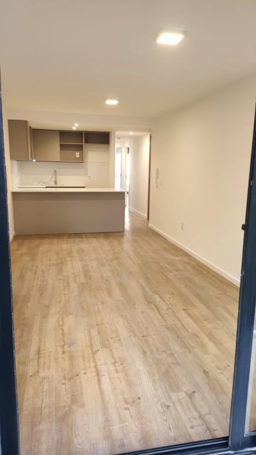 Apartamento ID.4590 - Alquiler Apartamento 2 Dormitorios Cordón con Balcón 