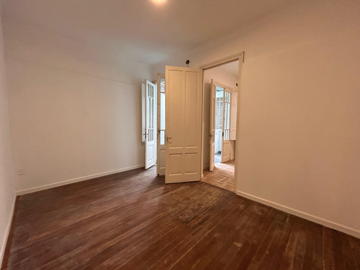 Apartamento ID.4805 - Alquiler Apartamento 2 Dormitorios Pocitos con patio interno