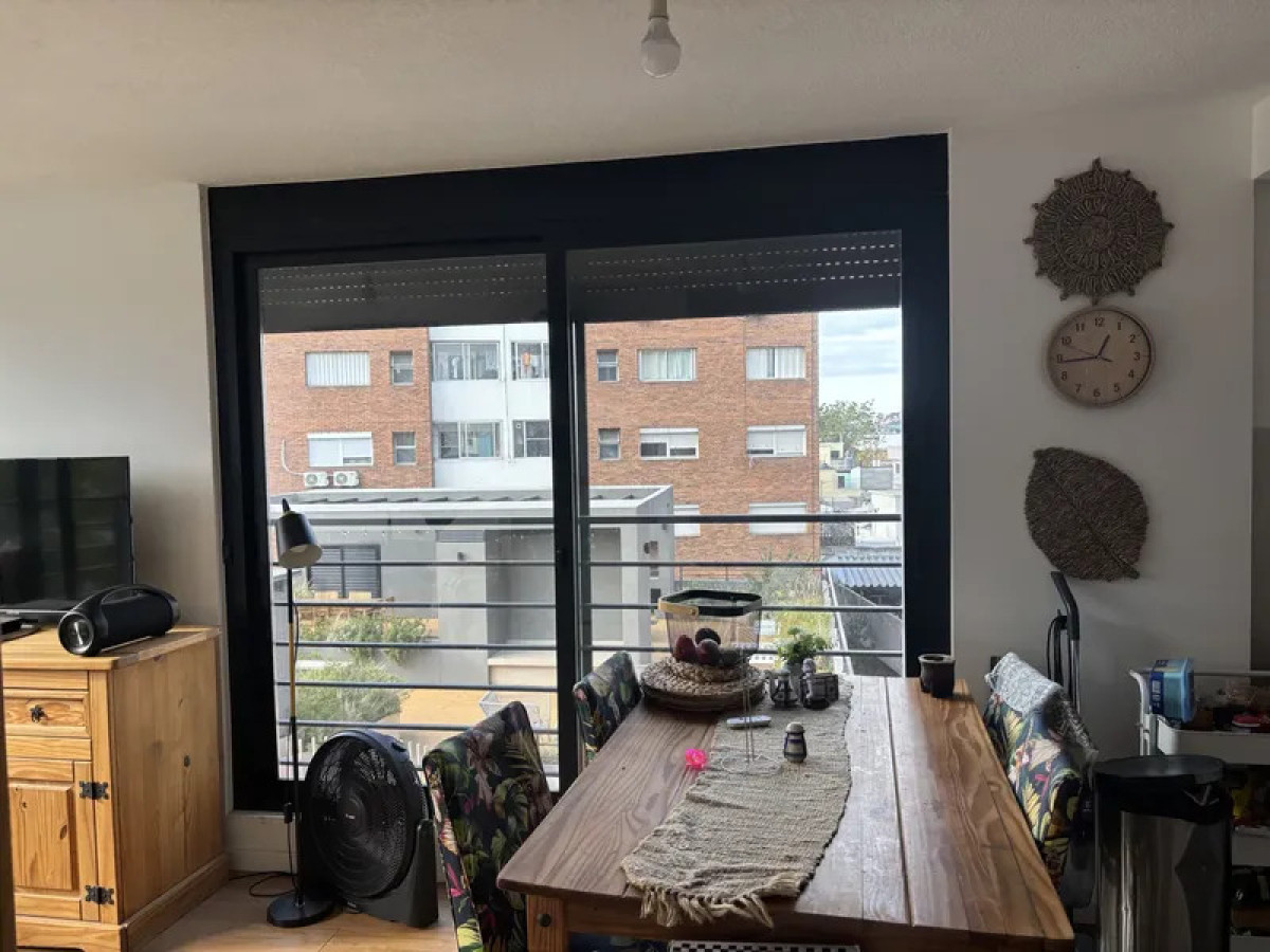 Apartamento ID.6451 - Alquiler Apartamento 2 Dormitorios La Blanqueada con balcon 