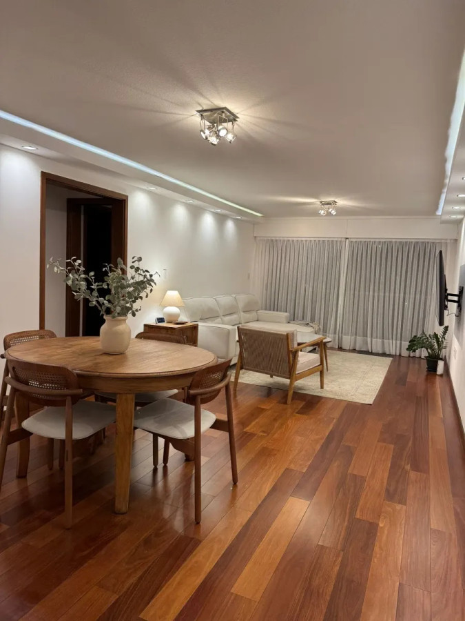 Apartamento ID.4756 - Alquiler Apartamento 2 Dormitorios Malvin con balcón 