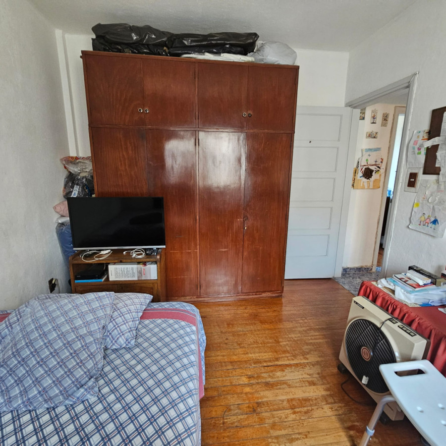 Apartamento ID.5538 - Venta Apartamento 2 Dormitorios Ciudad Vieja con balcon