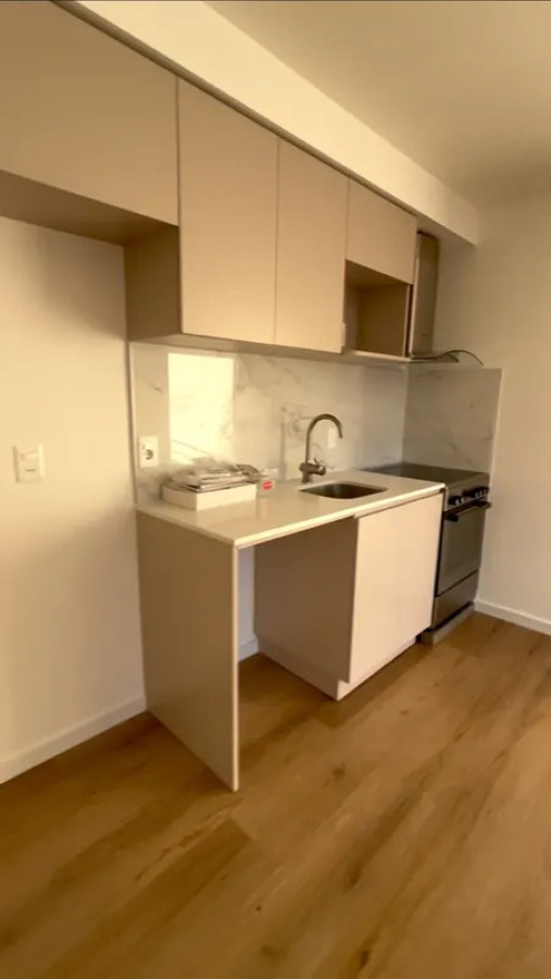 Apartamento ID.6595 - Alquiler Apartamento 1 Dormitorio Tres Crcues con balcon 