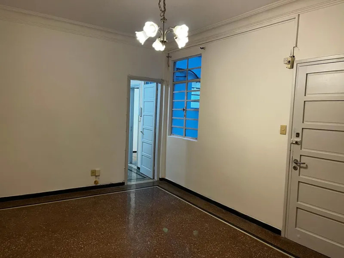 Apartamento ID.6831 - Alquiler Apartamento 2 Dormitorios Brazo Oriental con garaje