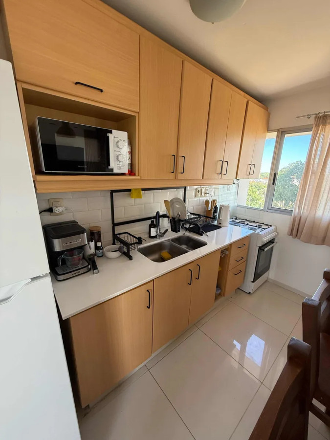 Apartamento ID.5124 - Alquiler Apartamento 2 Dormitorios Malvin con balcon 