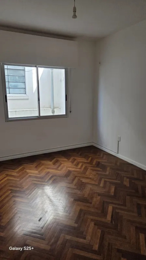 Apartamento ID.6827 - Alquiler Apartamento 1 Dormitorio La Comercial con patio 