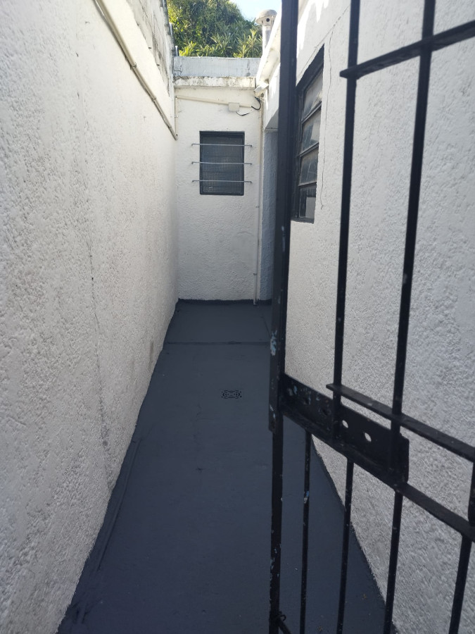 Apartamento ID.4515 - Alquiler Apartamento 3 Dormitorios La Teja con Patio Interno