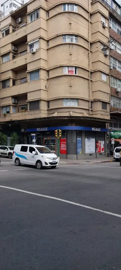 Apartamento ID.6759 - Alquiler Apartamento 2 Dormitorios Centro con balcon 
