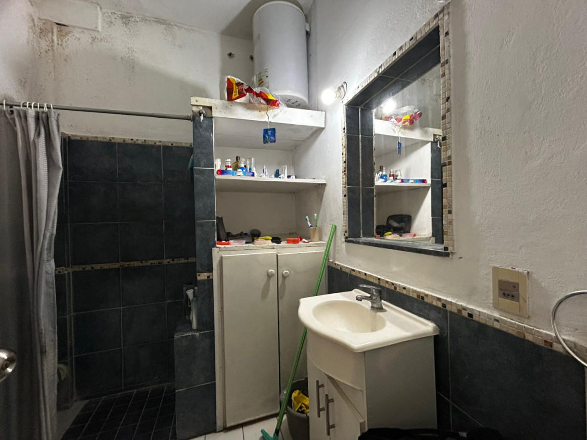 Apartamento ID.6470 - Venta con Renta Apartamento 2 Dormitorios Cordón con balcon
