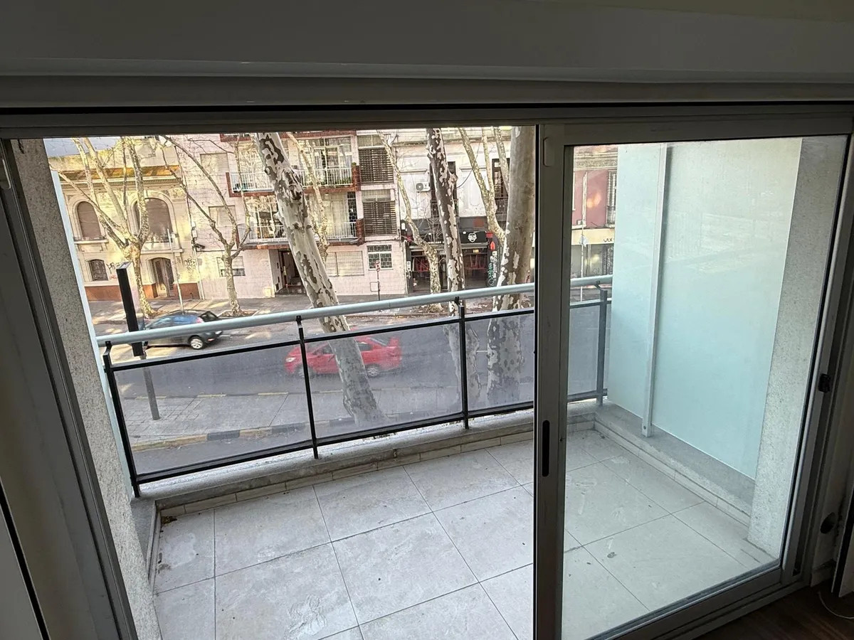 Apartamento ID.5067 - Alquiler Apartamento Monoambiente Parque Rodo con balcon