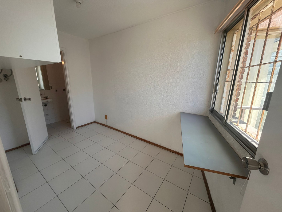 Apartamento ID.4766 - Alquiler Apartamento 4 Dormitorios Punta Carretas con garaje